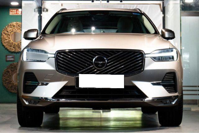 Volvo XC60 बी5 Second-hand 2025 Volvo XC60 बी5 for sale in New Delhi