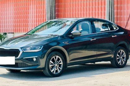 2025 Skoda Slavia 1.5 TSI स्टाइल AT