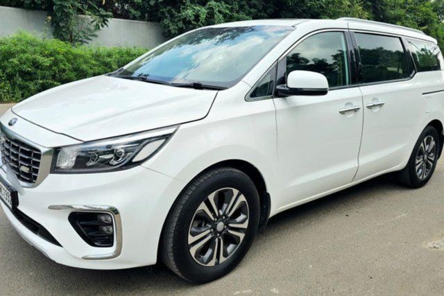 Second-hand 2021 Kia Carnival प्रेस्टीज for sale in Ahmedabad