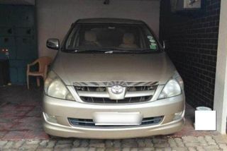 Used 2.5 V Diesel 7-seater