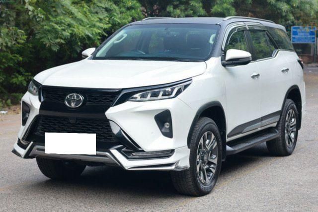 Toyota Fortuner Legender 4x2 AT Second-hand 2025 Toyota Fortuner Legender 4x2 AT for sale in New Delhi