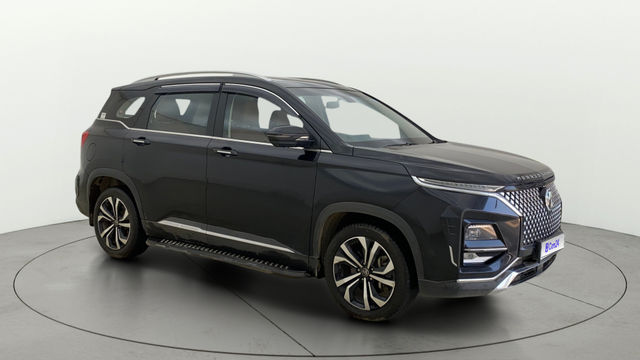 Second-hand 2023 MG Hector Sharp Pro 7Str CVT for sale in Thane
