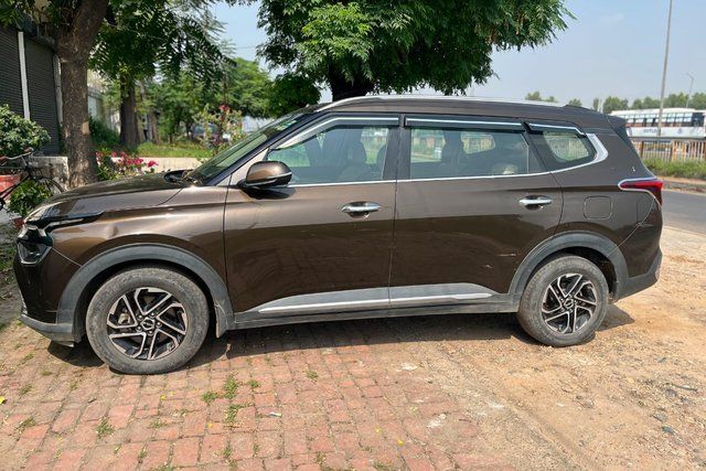 Second-hand 2022 Kia Carens लक्ज़री प्लस डीजल AT 6 STR बीएस6 for sale in Jalandhar