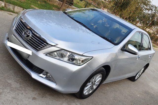 Toyota Camry 2.5 जी Second-hand 2013 Toyota Camry 2.5 जी for sale in Mohali