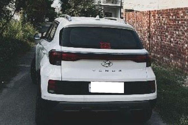 Hyundai Venue एस रेनफोर्स्ड Opt प्लस Second-hand 2024 Hyundai Venue एस रेनफोर्स्ड Opt प्लस for sale in Patiala