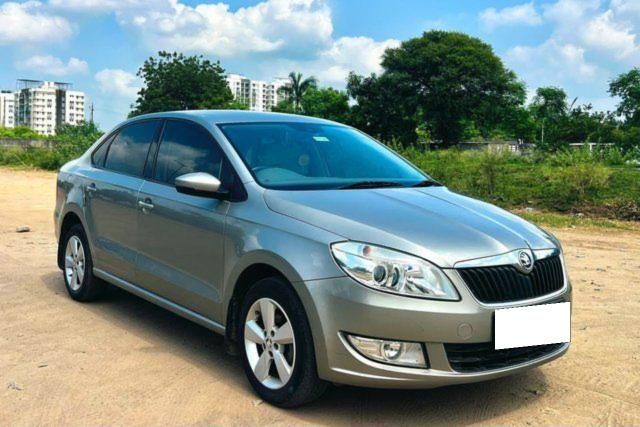 Skoda Rapid 1.6 MPI Active Second-hand 2015 Skoda Rapid 1.6 MPI Active for sale in Vadodara