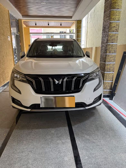 2022 Mahindra XUV700 AX7 AT Luxury Pack BSVI
