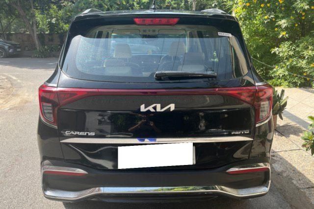 Second-hand 2022 Kia Carens लक्ज़री प्लस डीजल AT 6 STR बीएस6 for sale in New Delhi