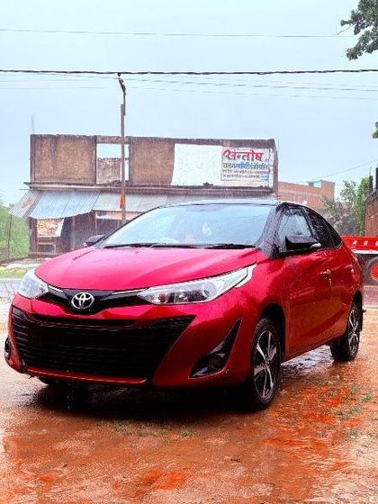 2020 Toyota Yaris वी