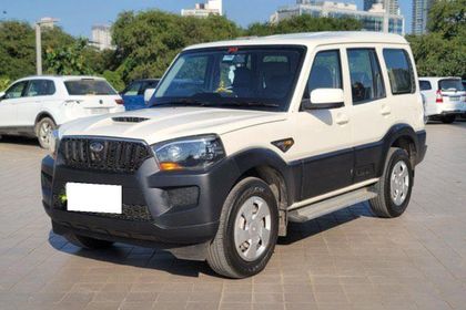 2017 Mahindra Scorpio S4 प्लस
