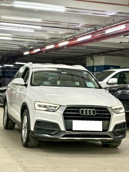 2018 Audi Q3 30 TFSI Premium FWD