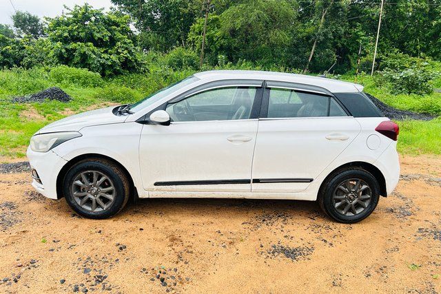 Second-hand 2018 Hyundai i20 1.4 एस्टा for sale in Brahmapuri