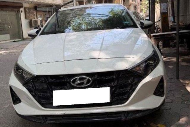 Hyundai i20 एस्टा Second-hand 2023 Hyundai i20 एस्टा for sale in New Delhi