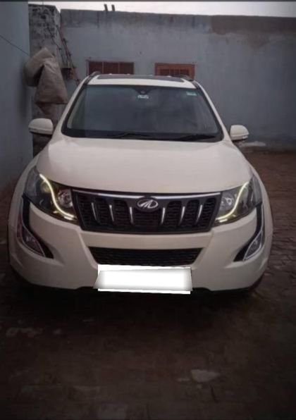 2015 Mahindra XUV500 AT W10 FWD