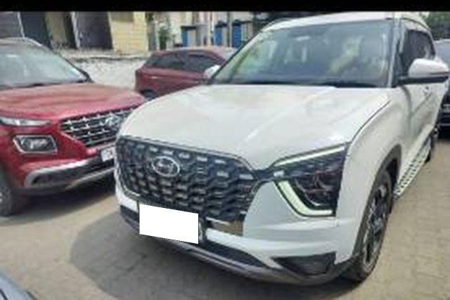 Hyundai Alcazar 1.5 Signature (O) 7-Seater Diesel AT Second-hand 2023 Hyundai Alcazar 1.5 Signature (O) 7-Seater Diesel AT for sale in Tiruvallur