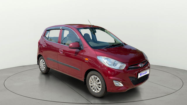 Hyundai i10 स्पोर्टज़ 1.1L Second-hand 2015 Hyundai i10 स्पोर्टज़ 1.1L for sale in Vadodara
