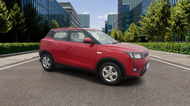 Mahindra XUV300 W6 Second-hand 2023 Mahindra XUV300 W6 for sale in Pune