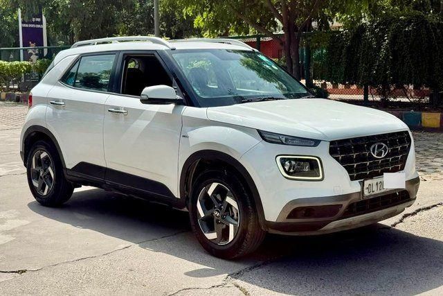 Second-hand 2020 Hyundai Venue एसएक्स प्लस टर्बो DCT for sale in New Delhi