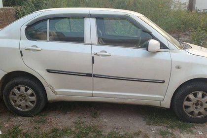 2011 मारुति सुजुकी स्विफ्ट डिजायर 1.2 Lxi BSIV