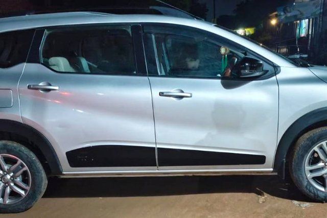 Second-hand 2022 Renault Triber RXZ बीएस6 for sale in Chattarpur