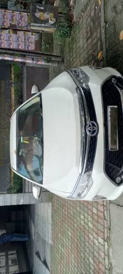 2017 Toyota Camry हाइब्रिड
