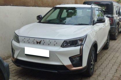 2024 Mahindra XUV400 EV EL Fast Charger