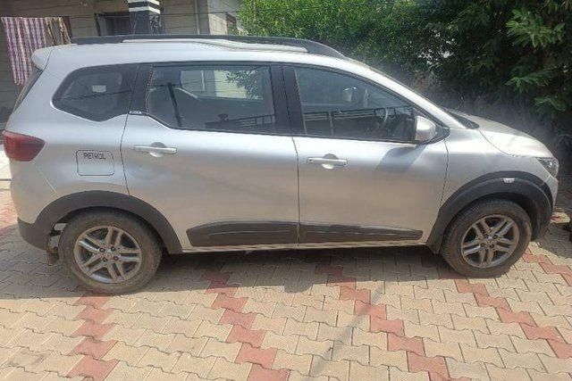Renault Triber RXZ बीएस4 Second-hand 2020 Renault Triber RXZ बीएस4 for sale in Kapurthala