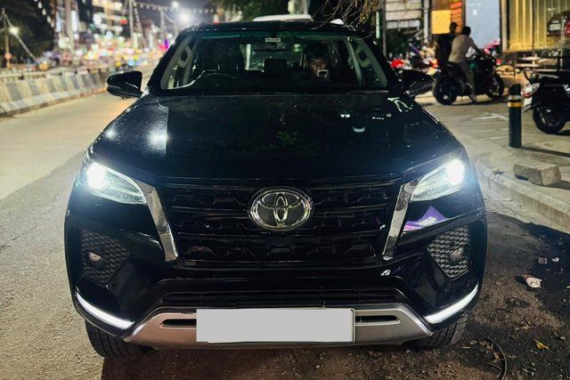 Second-hand 2023 Toyota Fortuner 4X2 Diesel AT for sale in Bangalore