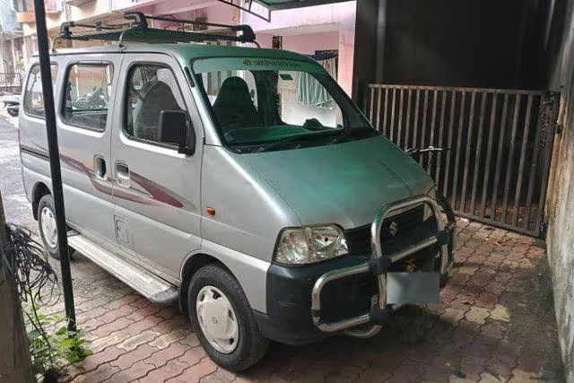 Maruti Suzuki Eeco CNG HTR 5-STR Second-hand 2012 Maruti Suzuki Eeco CNG HTR 5-STR for sale in Surat