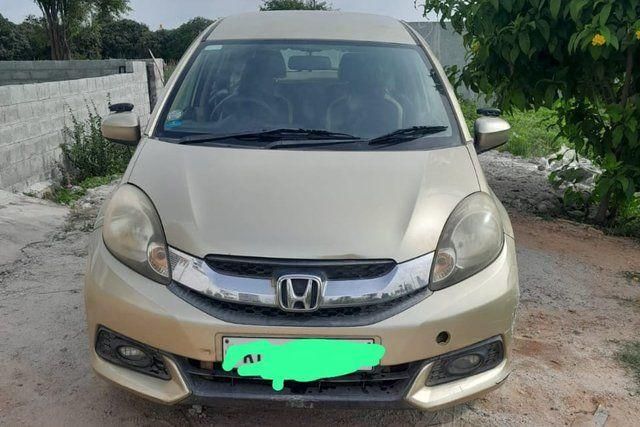 Honda Mobilio V i-DTEC Second-hand 2015 Honda Mobilio V i-DTEC for sale in Bangalore