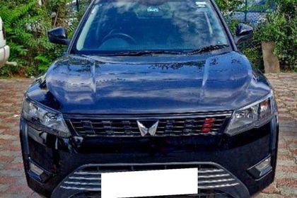 2023 Mahindra XUV300 W6