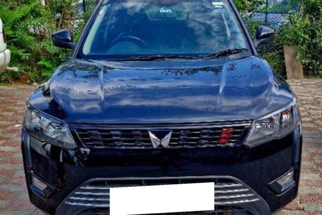 Second-hand 2023 Mahindra XUV300 W6 for sale in Anantnag