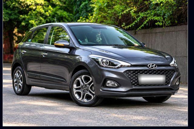 Second-hand 2018 Hyundai i20 1.2 एस्टा ऑप्शन for sale in New Delhi