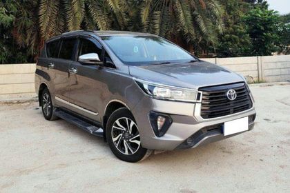 2021 Toyota Innova Crysta 2.4 जी 8 STR