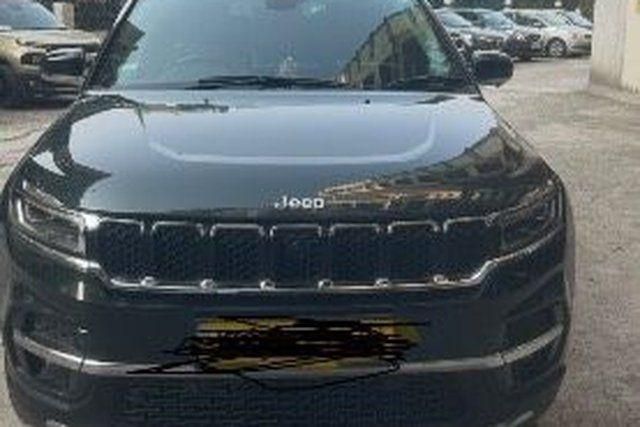 Second-hand 2023 Jeep Meridian Limited Opt 4x2 AT for sale in Mumbai