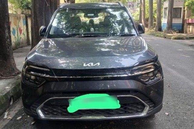 Kia Carens लक्ज़री प्लस टर्बो DCT 6 STR 2022-2023 Second-hand 2022 Kia Carens लक्ज़री प्लस टर्बो DCT 6 STR 2022-2023 for sale in Panvel