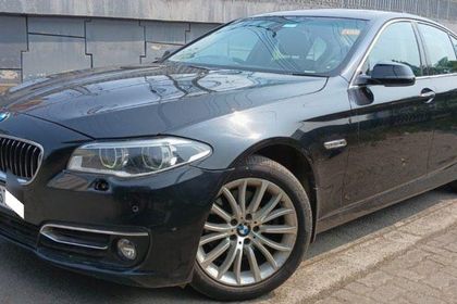 2016 BMW 5 Series 520d लक्ज़री Line