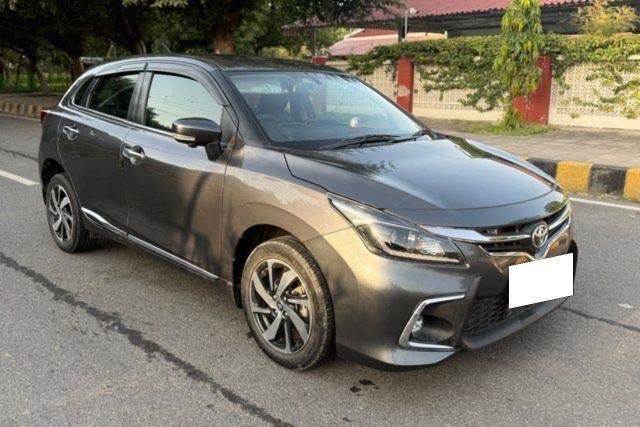 Second-hand 2023 Toyota Glanza वी for sale in New Delhi