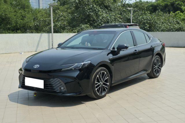Second-hand 2025 Toyota Camry एलिगेंस for sale in Mumbai