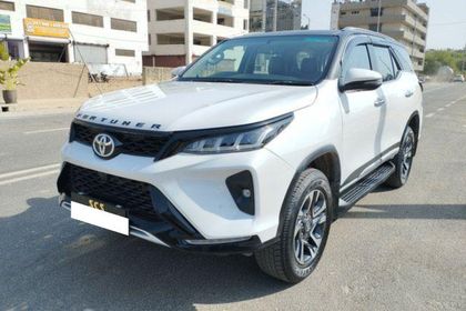 2023 Toyota Fortuner Legender 4x2 AT
