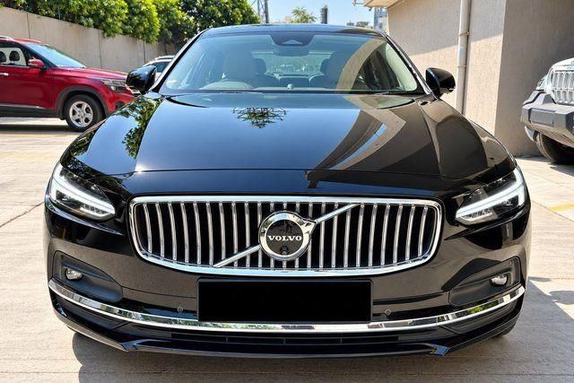 Second-hand 2025 Volvo S90 बी5 Ultimate for sale in Ahmedabad