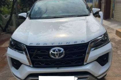 2022 Toyota Fortuner 4x4 डीजल बीएस6