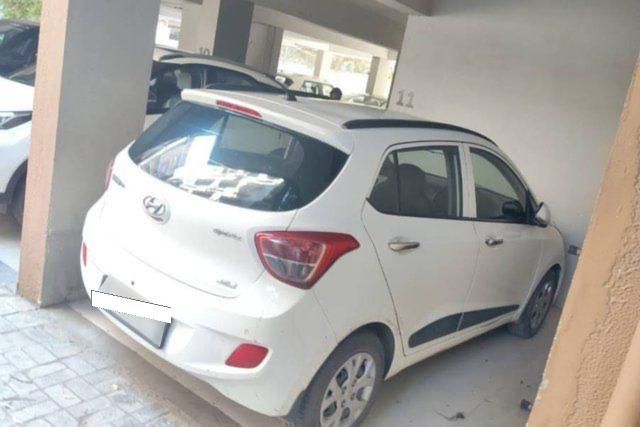 Second-hand 2014 Hyundai Grand i10 AT Sportz for sale in Ahmedabad