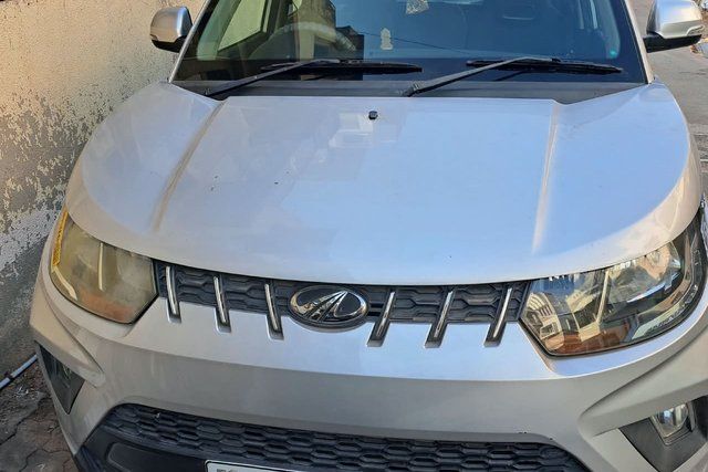 Mahindra KUV 100 NXT G80 K8 Second-hand 2018 Mahindra KUV 100 NXT G80 K8 for sale in Gandhinagar