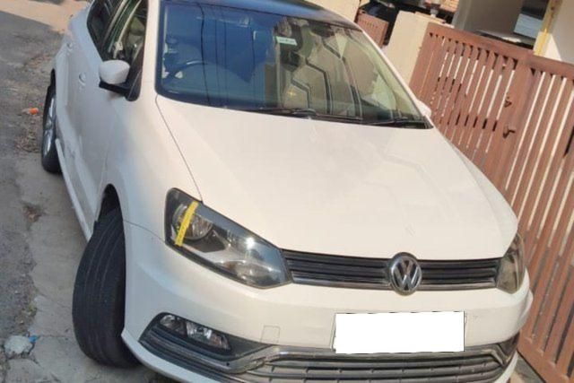 Volkswagen Ameo 1.2 MPI Highline Second-hand 2017 Volkswagen Ameo 1.2 MPI Highline for sale in Rajkot