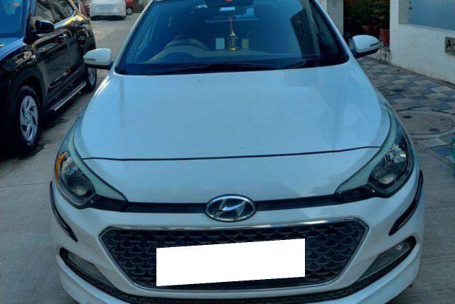 Hyundai i20 Asta Option 1.2 Second-hand 2017 Hyundai i20 Asta Option 1.2 for sale in Vadodara