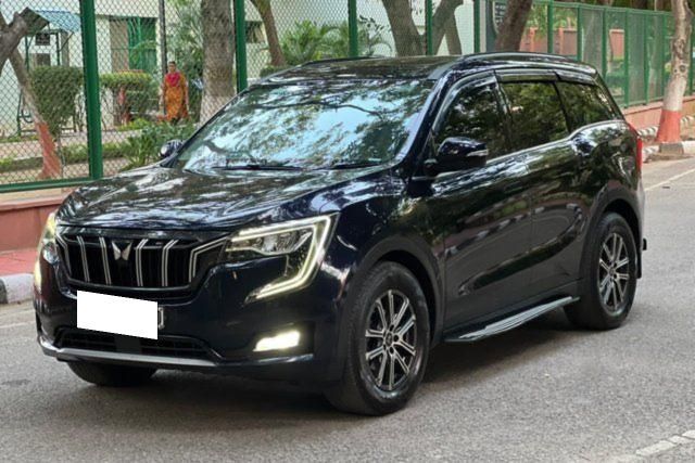 Second-hand 2023 Mahindra XUV700 AX7 AWD Diesel AT BSVI for sale in New Delhi