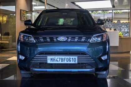 2022 Mahindra XUV300 W8 AMT Option Diesel Dual Tone BSVI