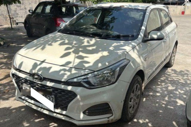 Hyundai i20 1.2 Magna Executive Second-hand 2018 Hyundai i20 1.2 Magna Executive for sale in Rajkot