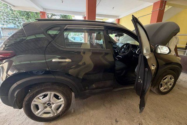 Kia Sonet HTK Plus Second-hand 2023 Kia Sonet HTK Plus for sale in Guwahati